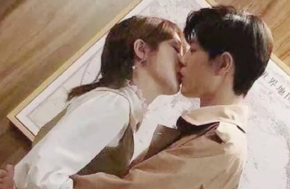 CP感满满什么意思？解析这一热词背后的情感魅力